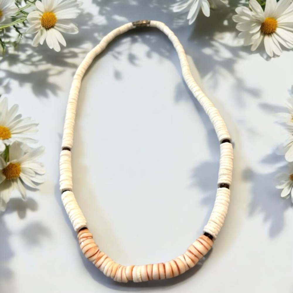 Vintage 90s Y2K Puka Shell Necklace Surfer Style Choker Key West Boho Casual